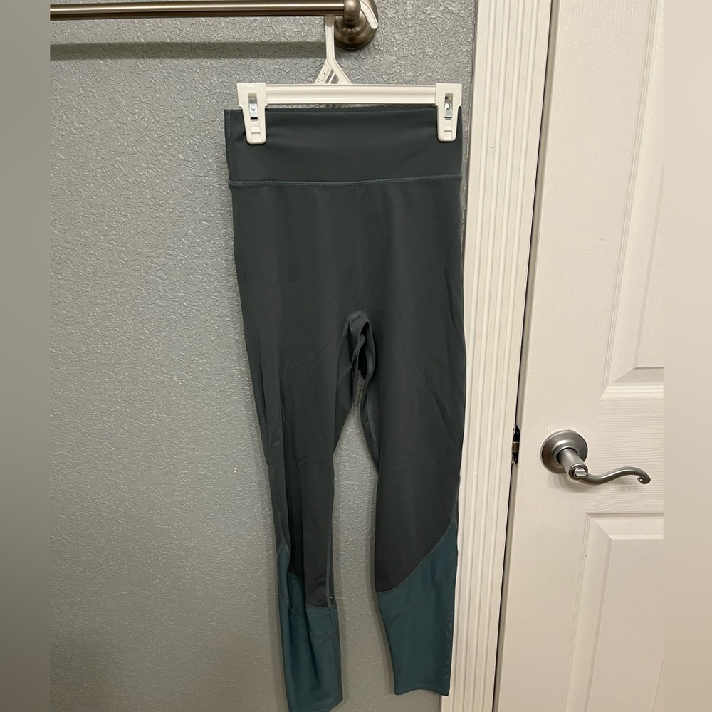 Halara leggings size small